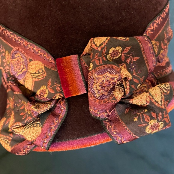 Hat by Louise Green - Picture 2 of 6